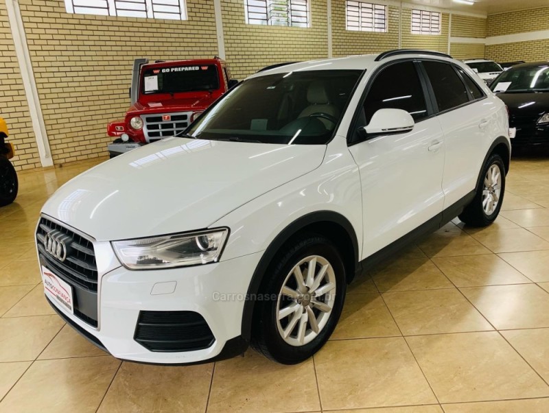 Q3 1.4 TFSI AMBIENTE GASOLINA 4P S TRONIC - 2017 - CAPELA DE SANTANA