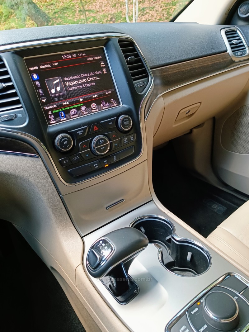 GRAND CHEROKEE 3.0 LIMITED 4X4 V6 24V TURBO DIESEL 4P AUTOMÁTICO - 2015 - CAXIAS DO SUL