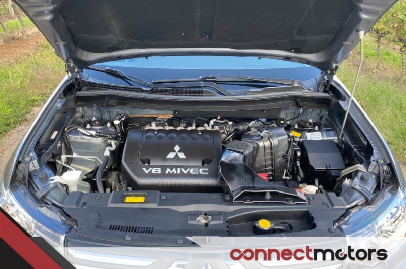 OUTLANDER 3.0 GT 4X4 V6 24V GASOLINA 4P AUTOMÁTICO - 2015 - BENTO GONçALVES