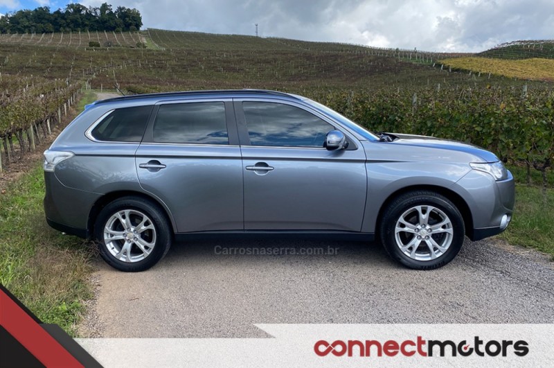 OUTLANDER 3.0 GT 4X4 V6 24V GASOLINA 4P AUTOMÁTICO - 2015 - BENTO GONçALVES