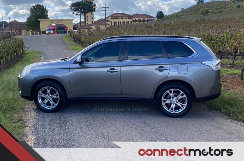 OUTLANDER 3.0 GT 4X4 V6 24V GASOLINA 4P AUTOMÁTICO - 2015 - BENTO GONçALVES