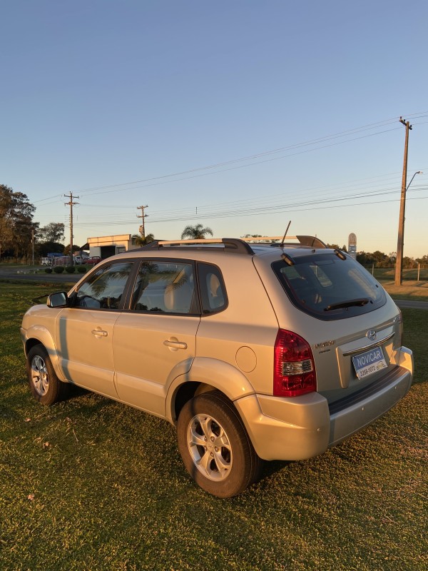 TUCSON 2.0 MPFI GLS 16V 143CV 2WD FLEX 4P AUTOMÁTICO - 2014 - FARROUPILHA