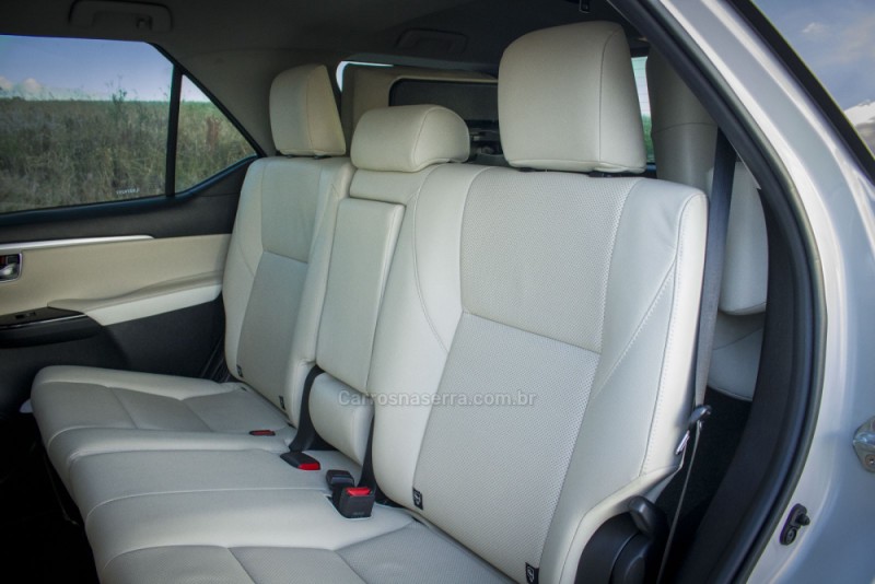 HILUX SW4 2.8 SRX 4X4 DIAMOND 16V TURBO DIESEL 4P 7 LUGARES AUTOMÁTICO - 2020 - PALMEIRA DAS MISSõES