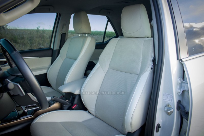 HILUX SW4 2.8 SRX 4X4 DIAMOND 16V TURBO DIESEL 4P 7 LUGARES AUTOMÁTICO - 2020 - PALMEIRA DAS MISSõES