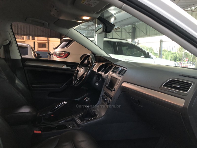 GOLF 1.0 TSI COMFORTLINE 12V TOTAL FLEX 4P MANUAL - 2017 - BOM PRINCíPIO