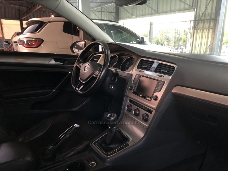 GOLF 1.0 TSI COMFORTLINE 12V TOTAL FLEX 4P MANUAL - 2017 - BOM PRINCíPIO