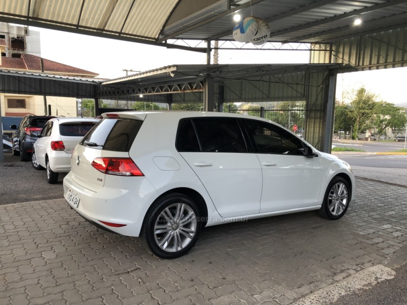 GOLF 1.0 TSI COMFORTLINE 12V TOTAL FLEX 4P MANUAL - 2017 - BOM PRINCíPIO
