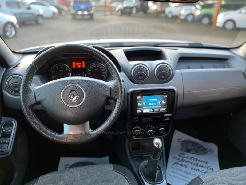 DUSTER 1.6 DYNAMIQUE 4X2 16V FLEX 4P MANUAL - 2014 - CANELA
