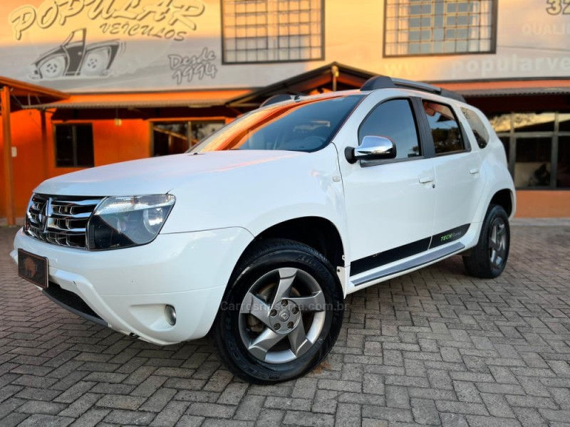 DUSTER 1.6 DYNAMIQUE 4X2 16V FLEX 4P MANUAL - 2014 - CANELA