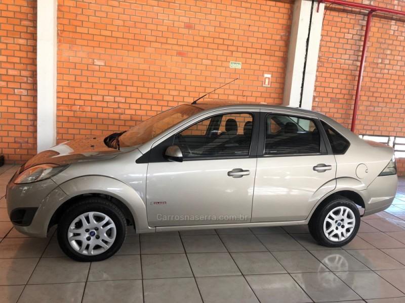 FIESTA 1.6 MPI CLASS 8V GASOLINA 4P MANUAL - 2013 - SAPIRANGA