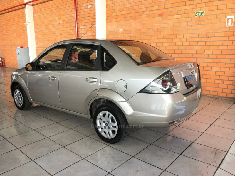 FIESTA 1.6 MPI CLASS 8V GASOLINA 4P MANUAL - 2013 - SAPIRANGA