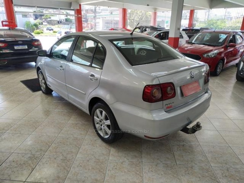 POLO SEDAN 1.6 MI COMFORTLINE 8V FLEX 4P AUTOMATIZADO - 2013 - CAXIAS DO SUL