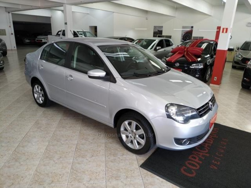 POLO SEDAN 1.6 MI COMFORTLINE 8V FLEX 4P AUTOMATIZADO - 2013 - CAXIAS DO SUL