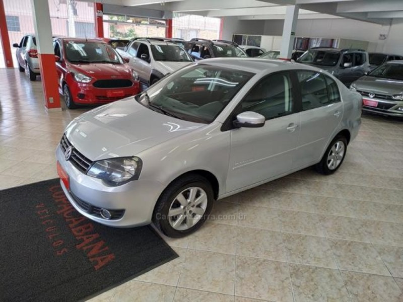 POLO SEDAN 1.6 MI COMFORTLINE 8V FLEX 4P AUTOMATIZADO - 2013 - CAXIAS DO SUL