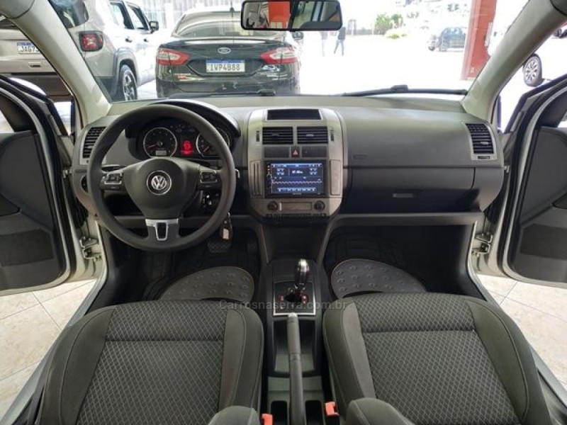 POLO SEDAN 1.6 MI COMFORTLINE 8V FLEX 4P AUTOMATIZADO - 2013 - CAXIAS DO SUL