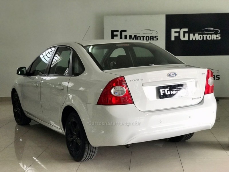 FOCUS 2.0 GLX SEDAN 16V GASOLINA 4P AUTOMÁTICO - 2011 - NOVO HAMBURGO