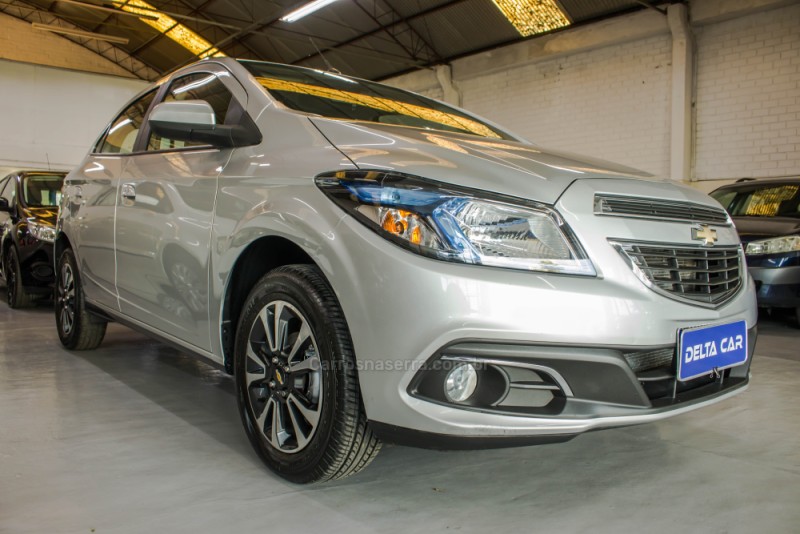 ONIX 1.4 MPFI LTZ 8V FLEX 4P MANUAL - 2015 - NOVO HAMBURGO