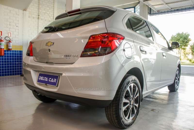 ONIX 1.4 MPFI LTZ 8V FLEX 4P MANUAL - 2015 - NOVO HAMBURGO