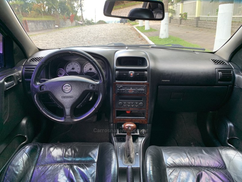 ASTRA 2.0 MPFI ELITE SEDAN 8V FLEX 4P MANUAL - 2005 - CANELA