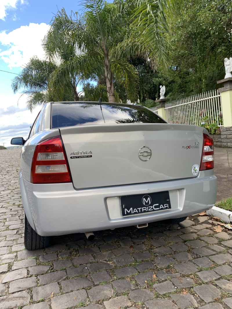 ASTRA 2.0 MPFI ELITE SEDAN 8V FLEX 4P MANUAL - 2005 - CANELA