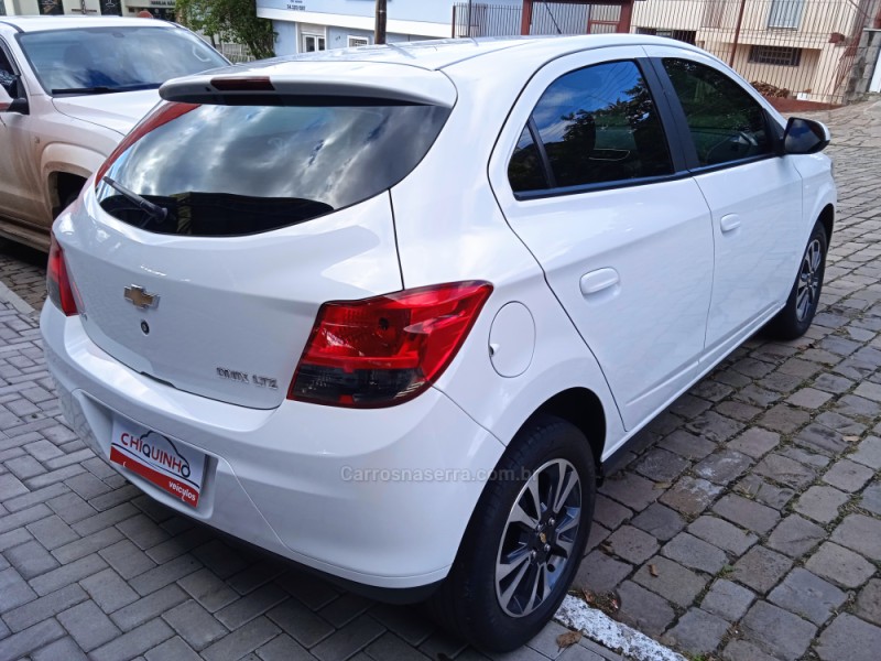 ONIX 1.4 MPFI LTZ 8V FLEX 4P MANUAL - 2015 - CAXIAS DO SUL