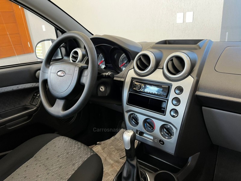 FIESTA 1.6 MPI 8V GASOLINA 4P MANUAL - 2013 - DOIS IRMãOS