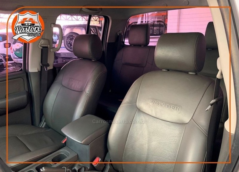 FRONTIER 2.5 SL 4X4 CD TURBO ELETRONIC DIESEL 4P AUTOMÁTICO - 2015 - VACARIA