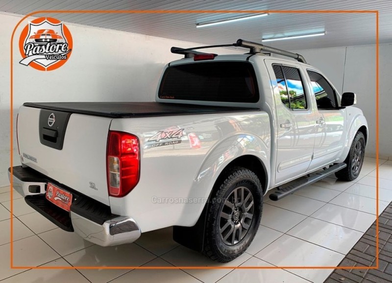 FRONTIER 2.5 SL 4X4 CD TURBO ELETRONIC DIESEL 4P AUTOMÁTICO - 2015 - VACARIA