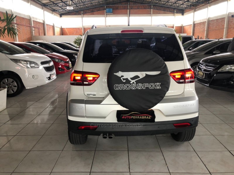 CROSSFOX 1.6 MI FLEX 8V 4P MANUAL - 2015 - SAPIRANGA