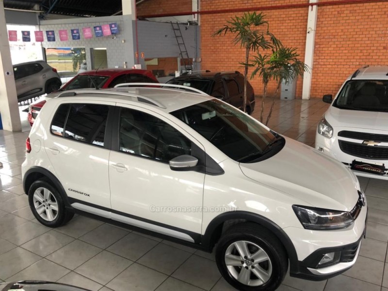 CROSSFOX 1.6 MI FLEX 8V 4P MANUAL - 2015 - SAPIRANGA