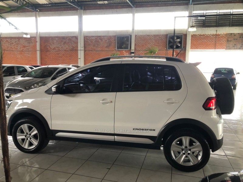 CROSSFOX 1.6 MI FLEX 8V 4P MANUAL - 2015 - SAPIRANGA