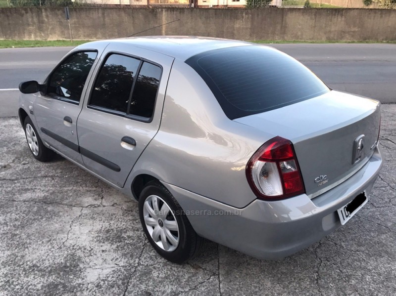 CLIO 1.0 EXPRESSION SEDAN 16V GASOLINA 4P MANUAL - 2008 - CAXIAS DO SUL