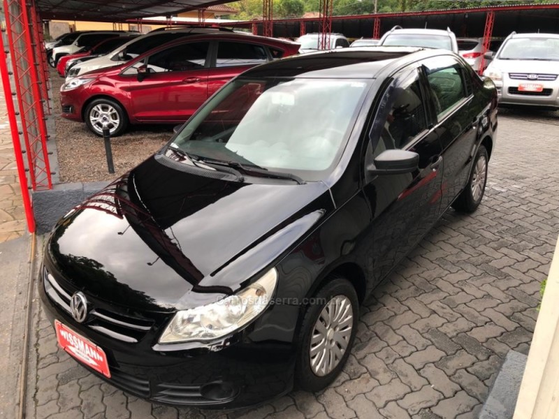 VOYAGE 1.0 MI 8V FLEX 4P MANUAL - 2011 - TRêS COROAS