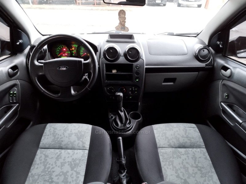 FIESTA 1.0 ROCAM SEDAN 8V FLEX 4P MANUAL - 2010 - TRêS COROAS