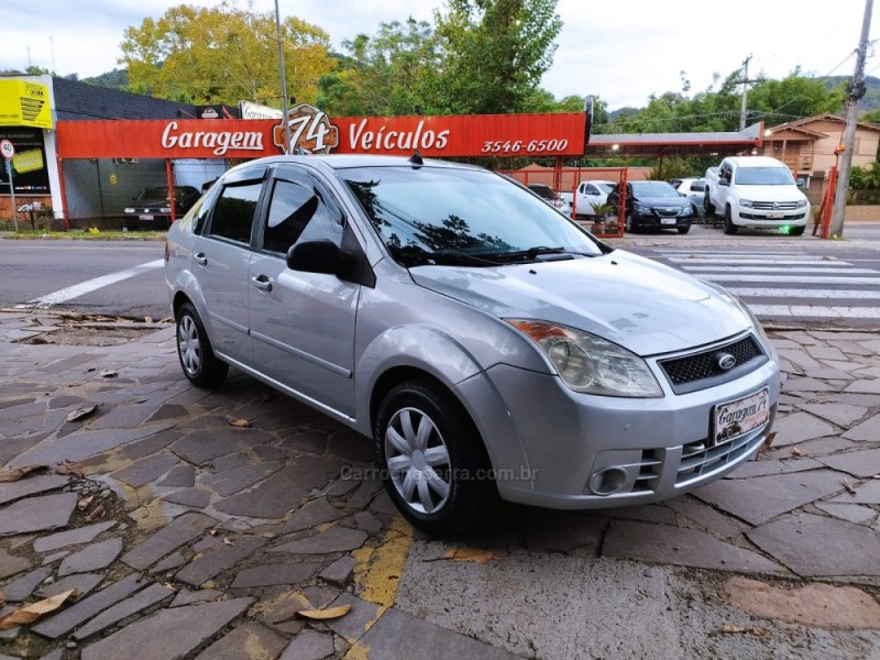 FIESTA 1.0 ROCAM SEDAN 8V FLEX 4P MANUAL - 2010 - TRêS COROAS