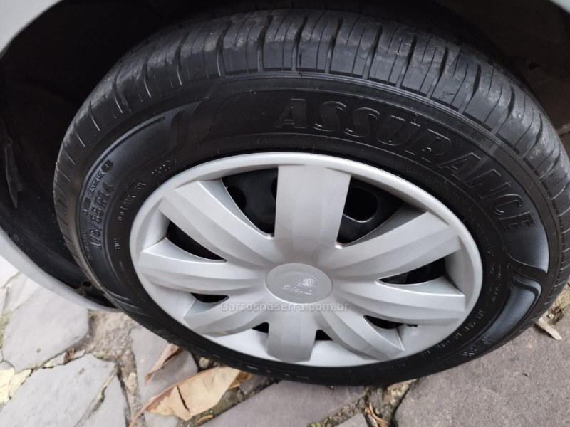 FIESTA 1.0 ROCAM SEDAN 8V FLEX 4P MANUAL - 2010 - TRêS COROAS