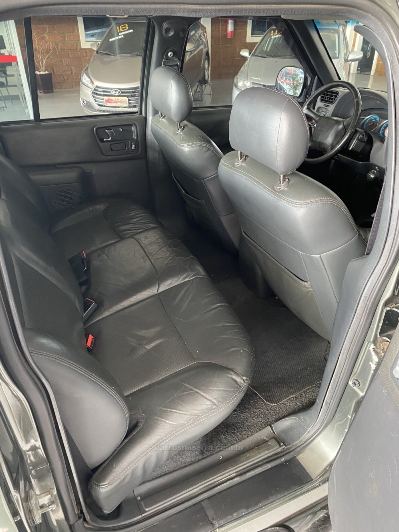 S10 2.4 MPFI EXECUTIVE 4X2 CD 8V FLEX 4P MANUAL - 2011 - PAROBé