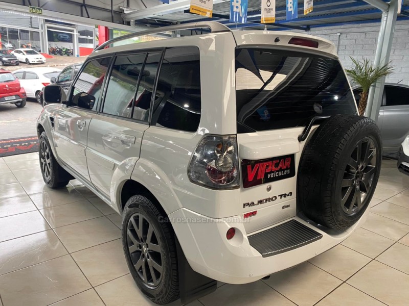 PAJERO TR4 2.0 4X2 16V 140CV FLEX 4P AUTOMÁTICO - 2014 - ESTâNCIA VELHA