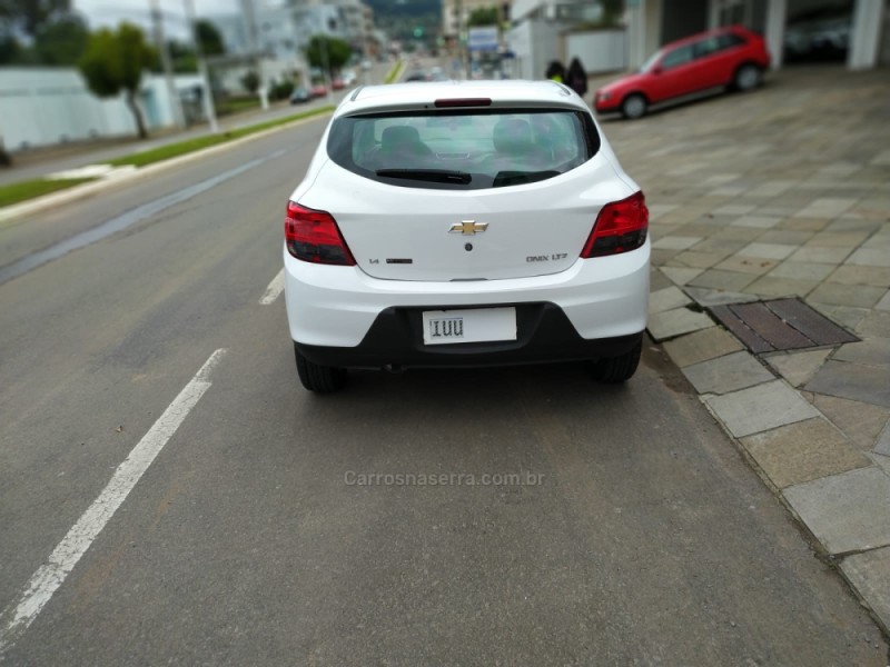 ONIX 1.4 MPFI LTZ 8V FLEX 4P MANUAL - 2014 - GUAPORé
