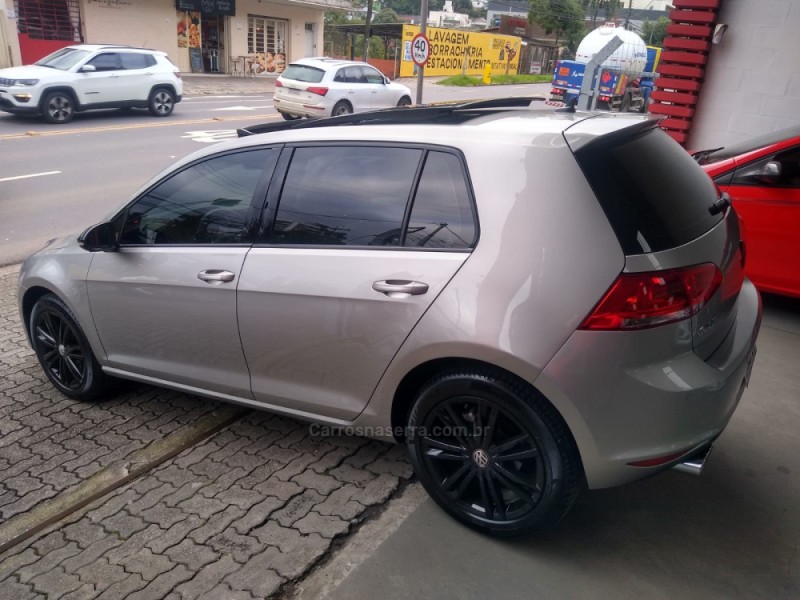 GOLF 1.0 TSI COMFORTLINE 12V TOTAL FLEX 4P MANUAL - 2017 - CAXIAS DO SUL