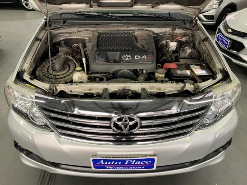 HILUX SW4 3.0 SRV 4X4 7 LUGARES 16V TURBO INTERCOOLER DIESEL 4P AUTOMÁTICO - 2012 - CAXIAS DO SUL