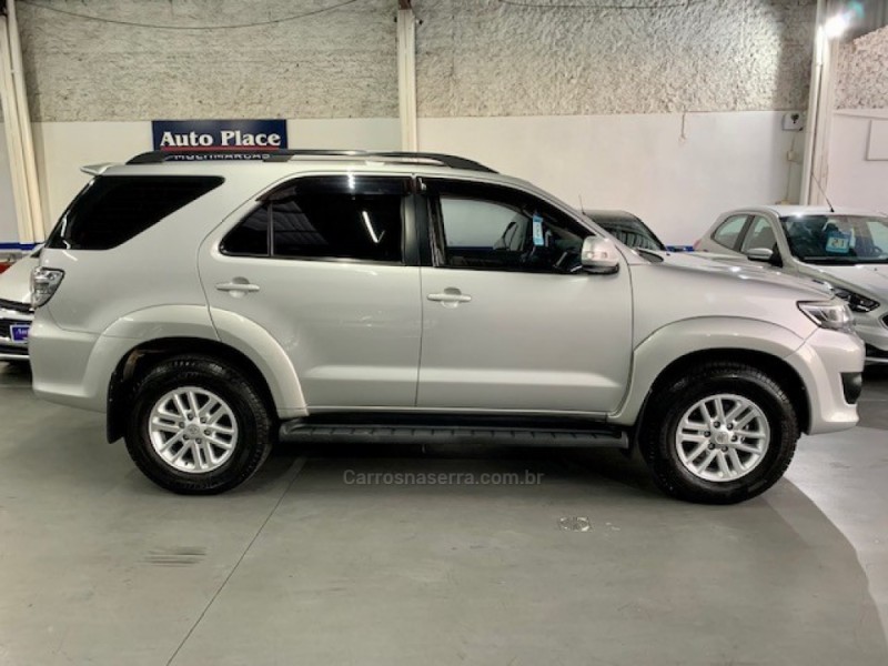 HILUX SW4 3.0 SRV 4X4 7 LUGARES 16V TURBO INTERCOOLER DIESEL 4P AUTOMÁTICO - 2012 - CAXIAS DO SUL