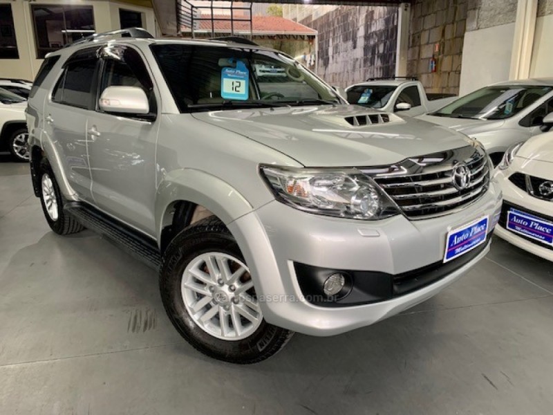HILUX SW4 3.0 SRV 4X4 7 LUGARES 16V TURBO INTERCOOLER DIESEL 4P AUTOMÁTICO - 2012 - CAXIAS DO SUL