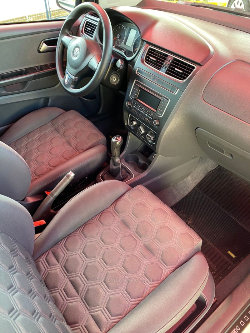 FOX 1.0 MI SELEÇÃO 8V FLEX 4P MANUAL - 2014 - MONTENEGRO