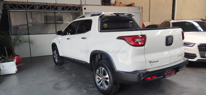 TORO 2.0 16V TURBO DIESEL VOLCANO 4WD AUTOMÁTICO - 2017 - CAXIAS DO SUL