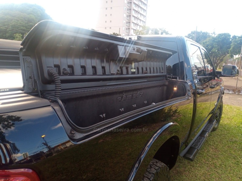 2500 LARAMIE 6.7 NIGHT ED TURBO CD 4X4 DIESEL 4P AUTOMÁTICO - 2019 - NOVO HAMBURGO