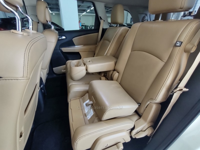 JOURNEY 3.6 RT AWD V6 GASOLINA 4P AUTOMÁTICO - 2015 - CAXIAS DO SUL