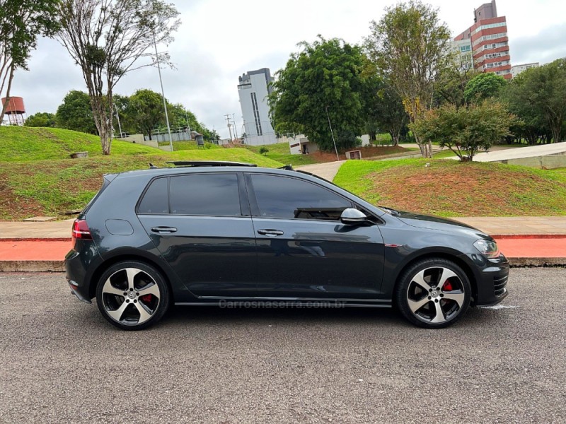 GOLF 2.0 GTI HIGHLINE 16V GASOLINA 4P AUTOMÁTICO - 2017 - PASSO FUNDO