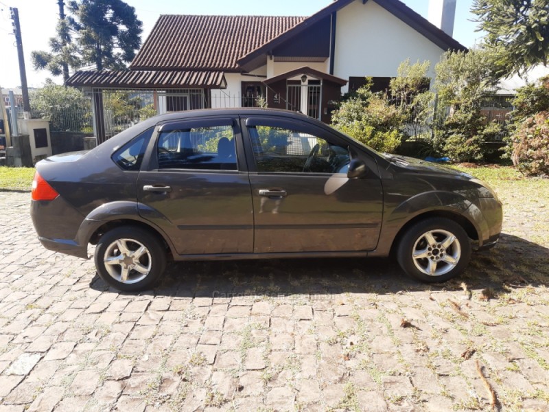 FIESTA 1.0 MPI SEDAN 8V FLEX 4P MANUAL - 2010 - CANELA