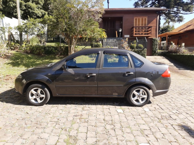 FIESTA 1.0 MPI SEDAN 8V FLEX 4P MANUAL - 2010 - CANELA